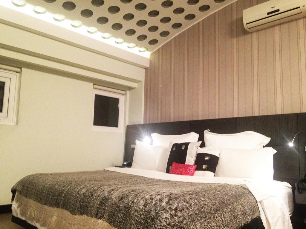 Casa Gaitan Cortes Hotel โบโกตา ภายนอก รูปภาพ